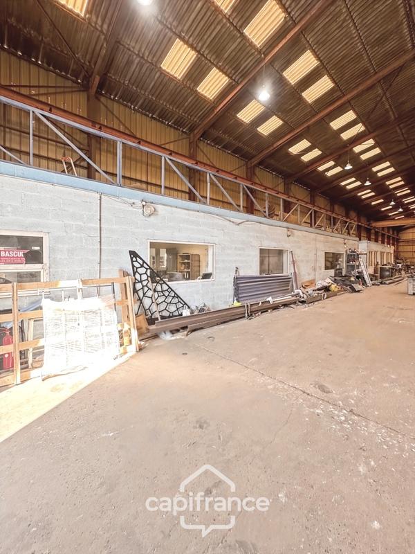 Bureau - 2 500 m² - 2 pièces