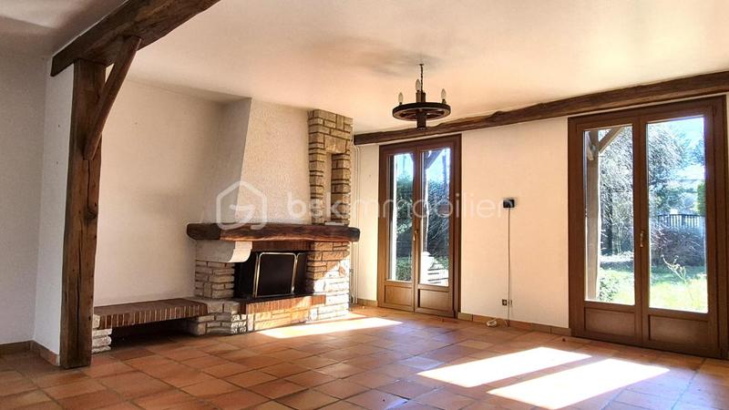 Maison traditionnelle - 201 m² - 7 pièces