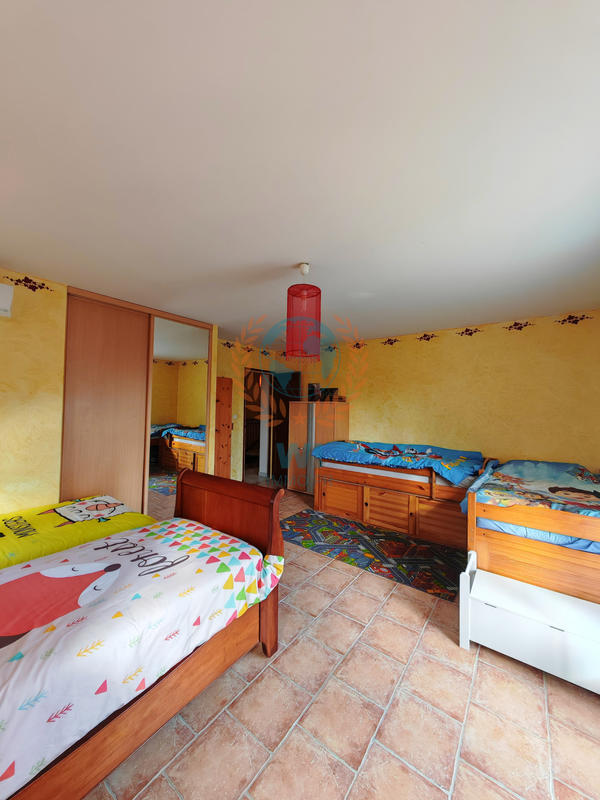 Villa - 250 m² - 7 pièces