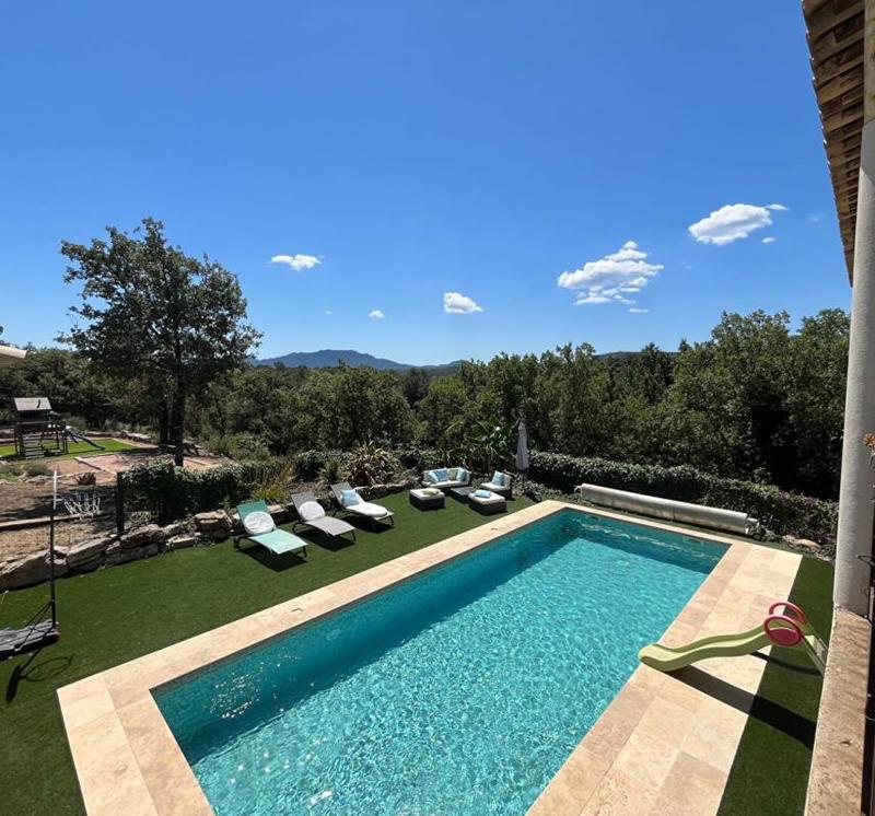 Maison - 223 m² - 8 pièces