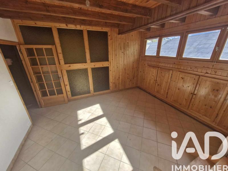 Maison - 179 m² - 15 pièces