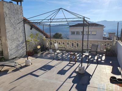 Maison - 288 m² - 9 pièces