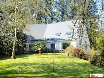 Maison - 233 m² - 11 pièces