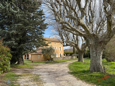 Maison - 182 m² - 7 pièces