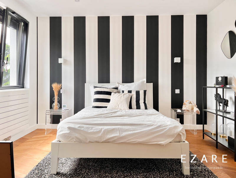 Maison - 361 m² - 12 pièces