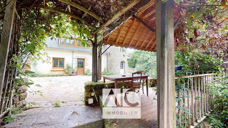 Maison - 151 m² - 6 pièces