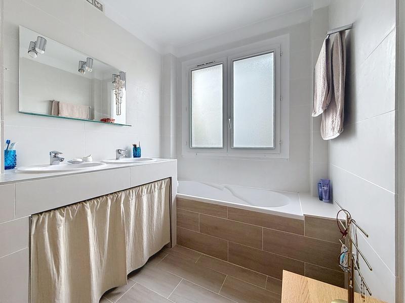 Appartement - 87 m² - 5 pièces