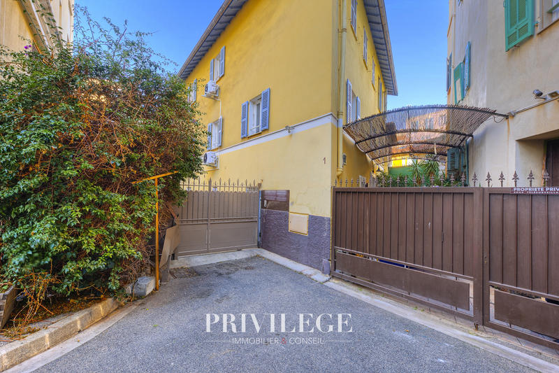 Immeuble - 300 m² - 16 pièces