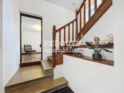 Maison - 236 m² - 8 pièces