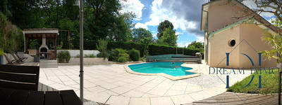 Maison traditionnelle - 143 m² - 5 pièces