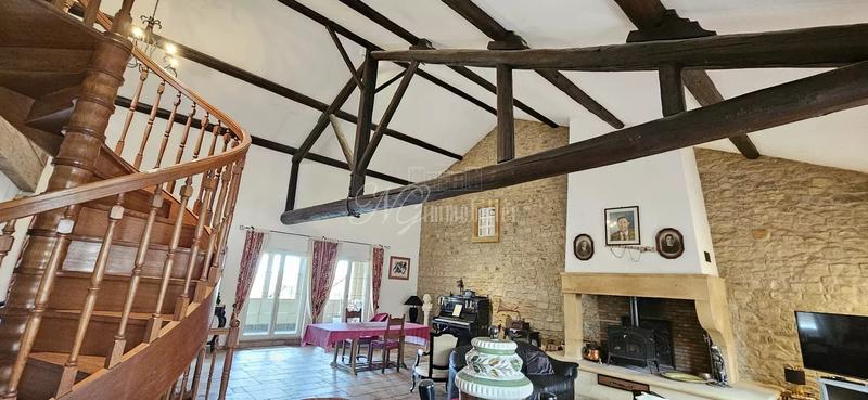 Maison de village - 295 m² - 7 pièces