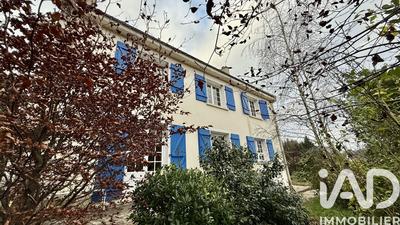 Maison - 305 m² - 10 pièces