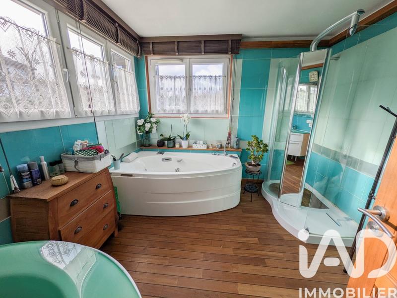 Maison - 197 m² - 8 pièces