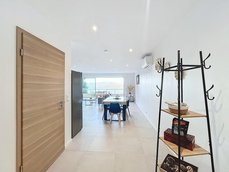 Appartement - 99 m² - 4 pièces