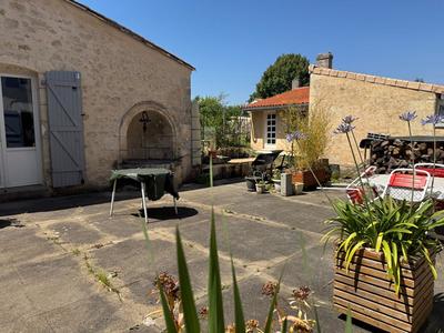 Maison en pierre - 220 m² - 8 pièces