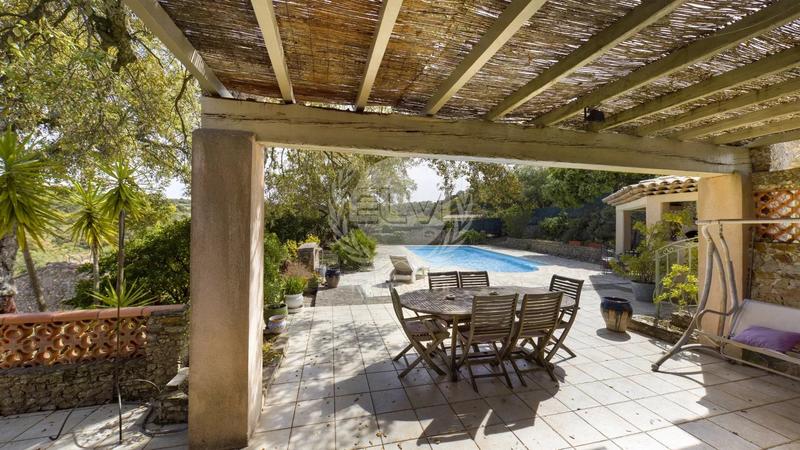 Maison - 170 m² - 9 pièces