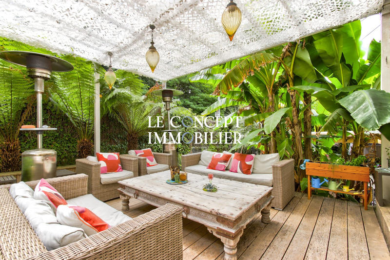 Maison - 303 m² - 10 pièces