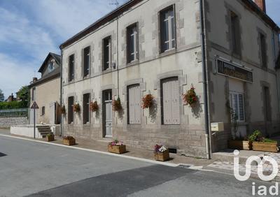 Maison - 250 m² - 8 pièces