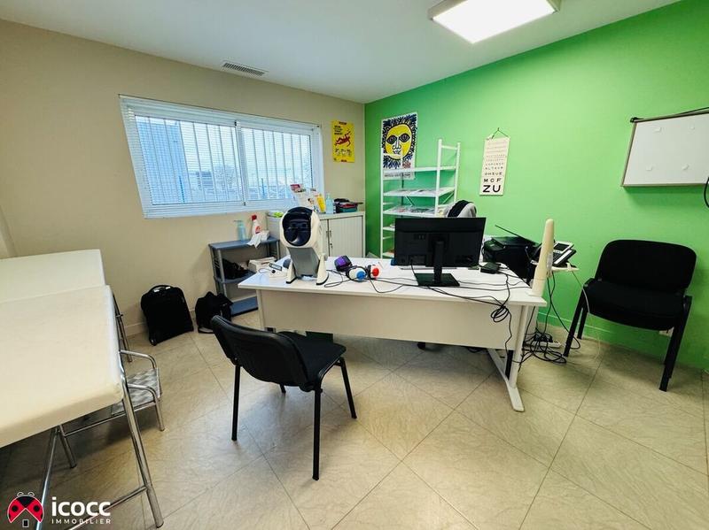 Local commercial - 139 m² - 8 pièces