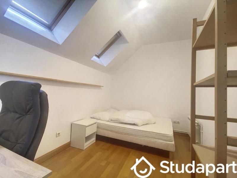 Chambre - 11 m² - 1 pièce