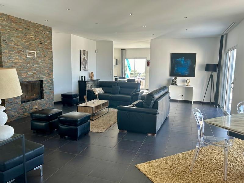 Villa - 217 m² - 5 pièces