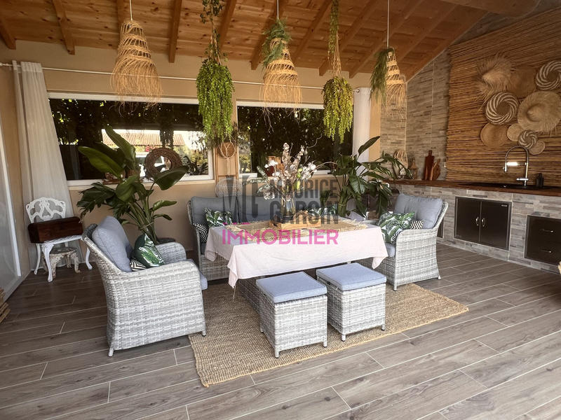 Maison - 210 m² - 7 pièces