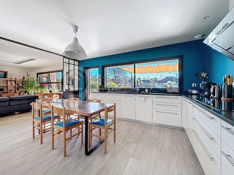 Maison contemporaine - 213 m² - 5 pièces