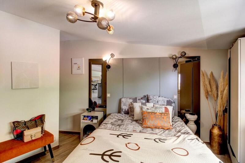 Maison - 90 m² - 3 pièces