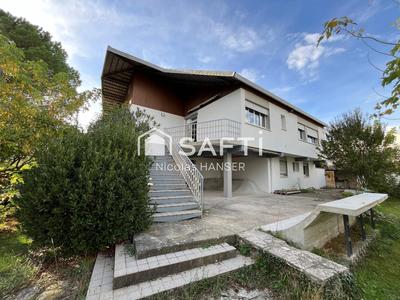 Maison - 184 m² - 8 pièces