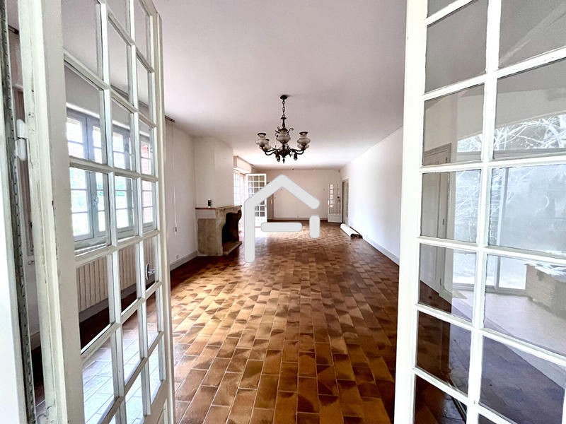 Maison - 307 m² - 6 pièces