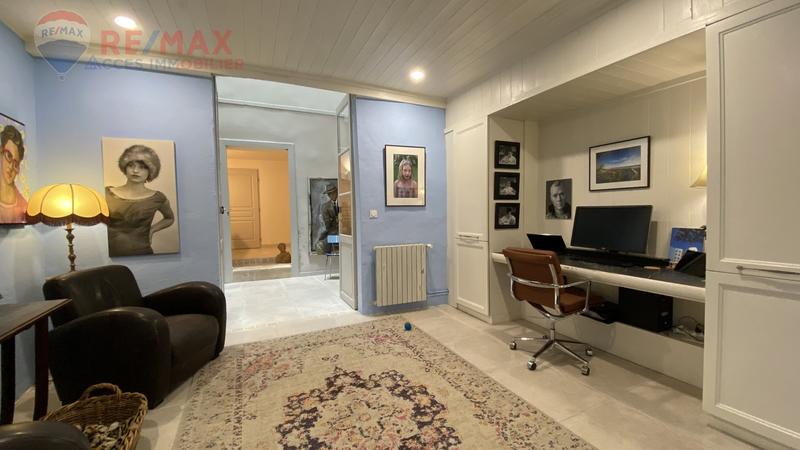 Maison - 392 m² - 12 pièces