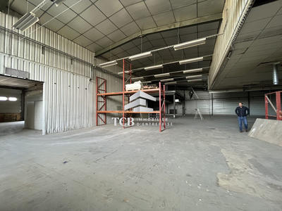 Local d'activités - 1 850 m²