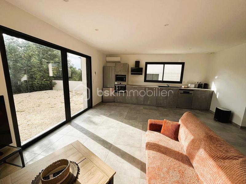 Villa - 95 m² - 4 pièces