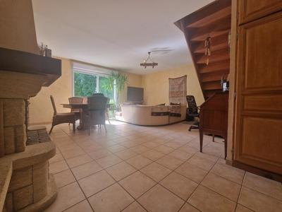 Maison - 93 m² - 4 pièces