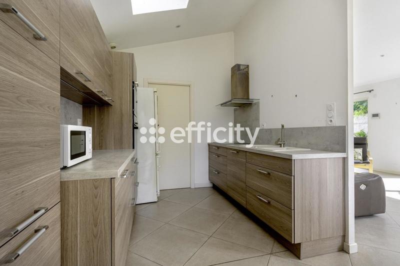 Maison - 90 m² - 3 pièces