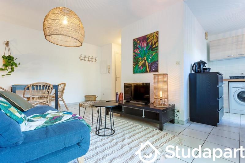 Chambre - 10 m² - 1 pièce