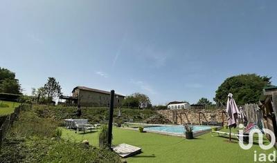 Maison - 433 m² - 16 pièces