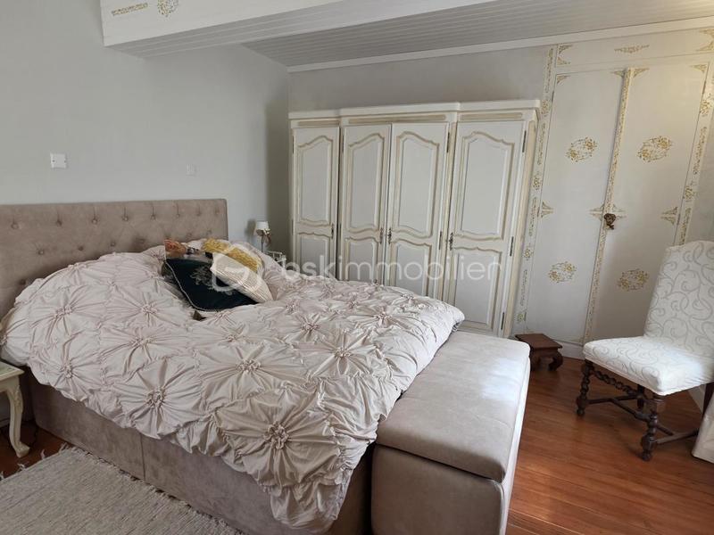 Propriété - 181 m² - 5 pièces