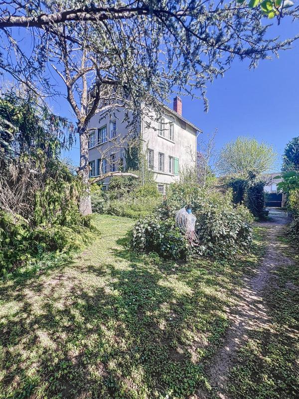 Maison de maîtres - 165 m² - 7 pièces