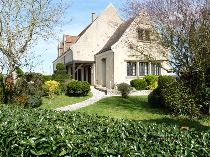 Villa - 284 m² - 11 pièces