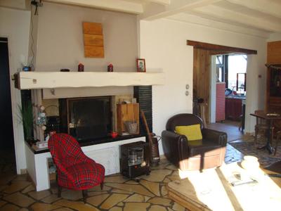 Maison - 220 m² - 7 pièces