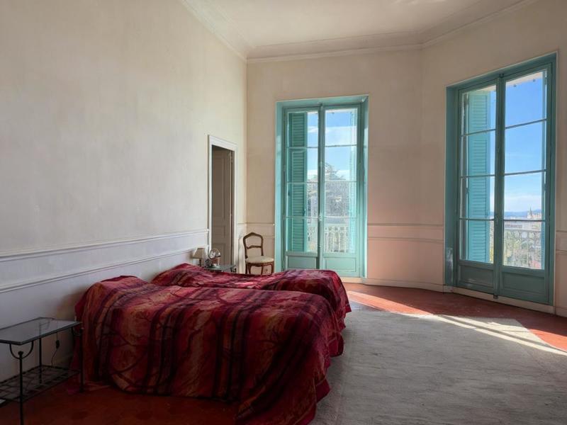 Appartement bourgeois - 275 m² - 7 pièces