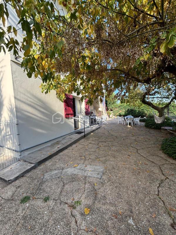 Appartement - 85 m² - 3 pièces