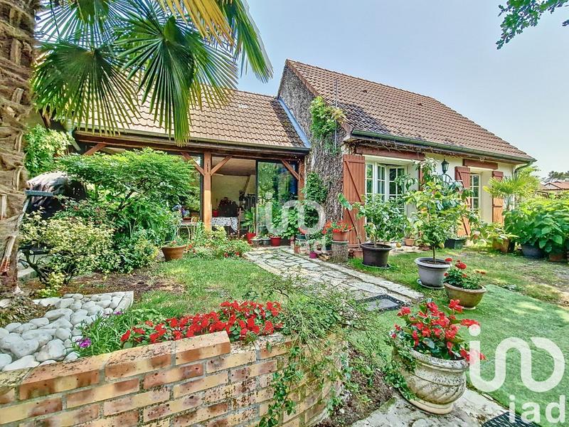 Maison - 180 m² - 8 pièces