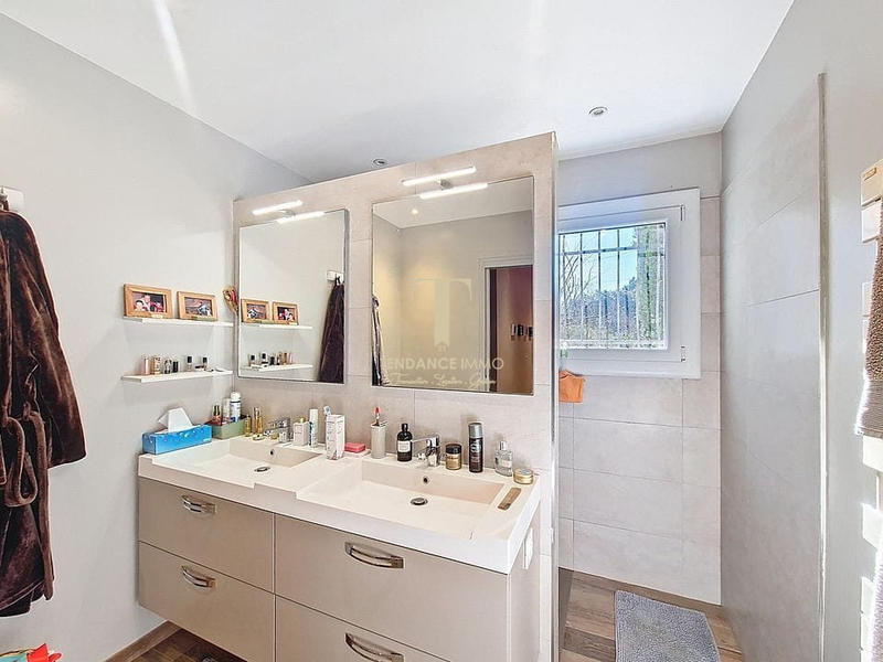 Villa - 215 m² - 7 pièces