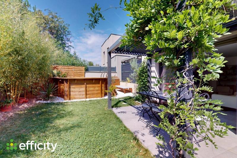 Maison - 96 m² - 4 pièces