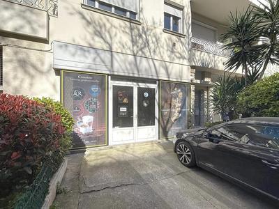 Local commercial - 222 m²