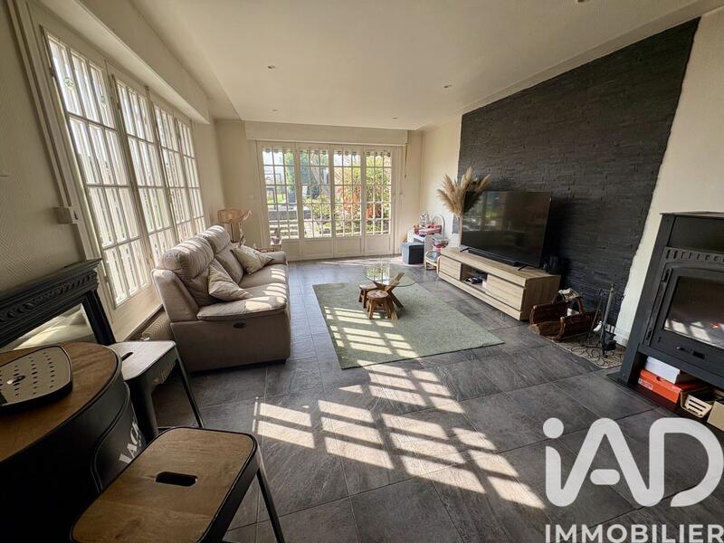 Maison - 166 m² - 8 pièces