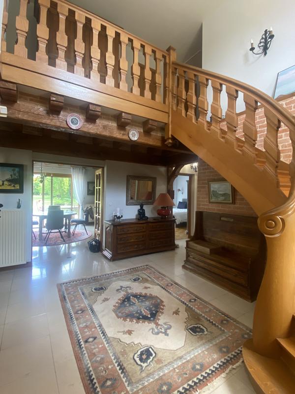 Propriété - 248 m² - 6 pièces