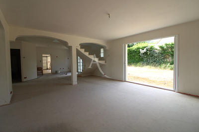 Maison - 270 m² - 10 pièces